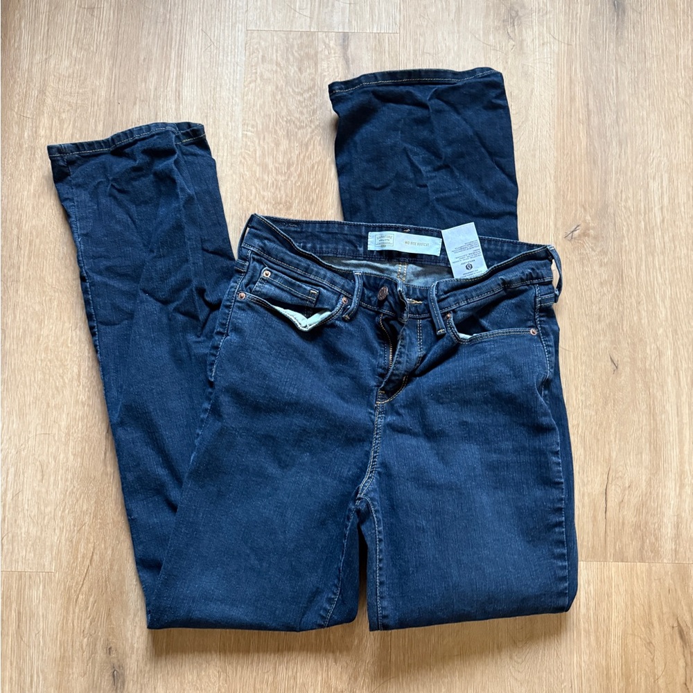 Levi's Mid Rise Bootcut Jeans